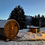Exklusives Berg-bijou Mit Bergblick Mit Privaten Wellnessbereich Hot Tube Und Sauna -hunde Herzlich Willkommen Mit Eingezaeunten Grundstueck * 스쿠올