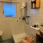 Exklusives Berg-bijou Mit Bergblick Mit Privaten Wellnessbereich Hot Tube Und Sauna -hunde Herzlich Willkommen Mit Eingezaeunten Grundstueck 스쿠올