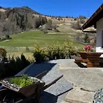 펜션 Exklusives Berg-bijou Mit Bergblick Mit Privaten Wellnessbereich Hot Tube Und Sauna -hunde Herzlich Willkommen Mit Eingezaeunten Grundstueck 스쿠올