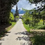 Exklusives Berg-bijou Mit Bergblick Mit Privaten Wellnessbereich Hot Tube Und Sauna -hunde Herzlich Willkommen Mit Eingezaeunten Grundstueck 스쿠올