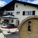 Exklusives Berg-bijou Mit Bergblick Mit Privaten Wellnessbereich Hot Tube Und Sauna -hunde Herzlich Willkommen Mit Eingezaeunten Grundstueck
