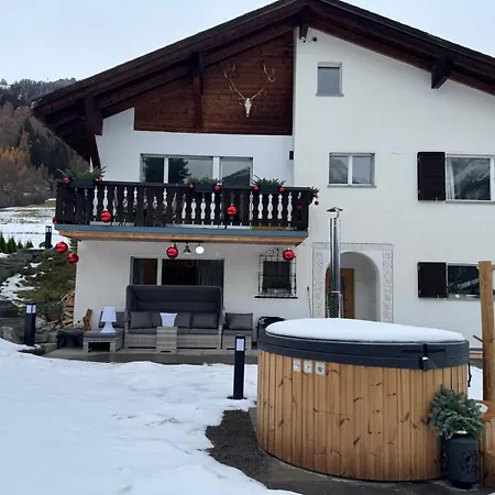 Feriehus Exklusives Berg-bijou Mit Bergblick Mit Privaten Wellnessbereich Hot Tube Und Sauna -hunde Herzlich Willkommen Mit Eingezaeunten Grundstueck Scuol