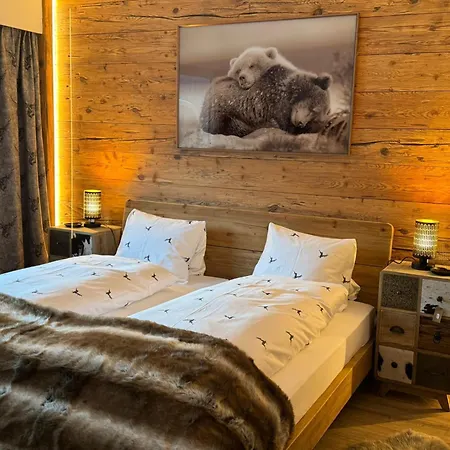 Exklusives Berg-bijou Mit Bergblick Mit Privaten Wellnessbereich Hot Tube Und Sauna -hunde Herzlich Willkommen Mit Eingezaeunten Grundstueck Feriehus Scuol