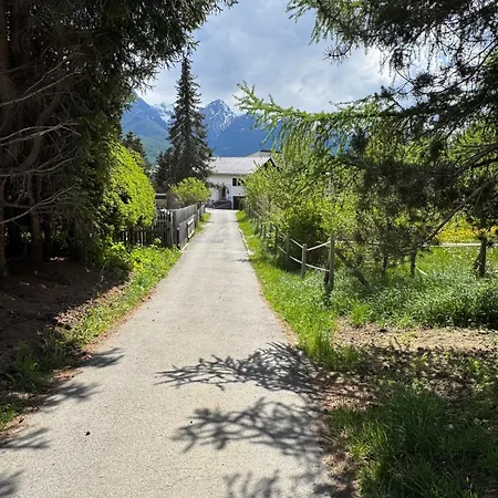 Exklusives Berg-bijou Mit Bergblick Mit Privaten Wellnessbereich Hot Tube Und Sauna -hunde Herzlich Willkommen Mit Eingezaeunten Grundstueck Scuol