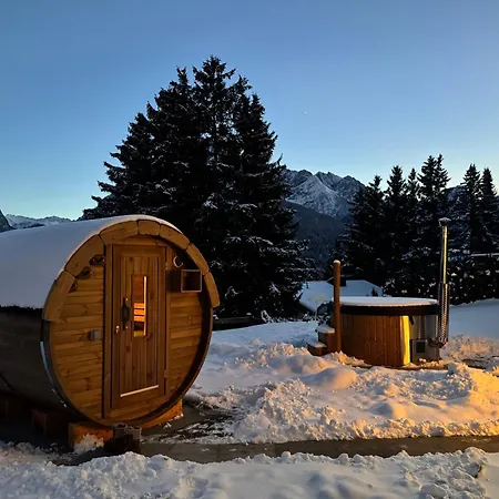 Exklusives Berg-bijou Mit Bergblick Mit Privaten Wellnessbereich Hot Tube Und Sauna -hunde Herzlich Willkommen Mit Eingezaeunten Grundstueck * Scuol