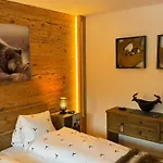 Exklusives Berg-bijou Mit Bergblick Mit Privaten Wellnessbereich Hot Tube Und Sauna -hunde Herzlich Willkommen Mit Eingezaeunten Grundstueck Nyaraló *