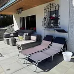 Exklusives Berg-bijou Mit Bergblick Mit Privaten Wellnessbereich Hot Tube Und Sauna -hunde Herzlich Willkommen Mit Eingezaeunten Grundstueck Nyaraló