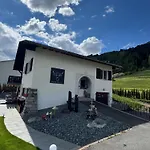 Nyaraló Exklusives Berg-bijou Mit Bergblick Mit Privaten Wellnessbereich Hot Tube Und Sauna -hunde Herzlich Willkommen Mit Eingezaeunten Grundstueck *