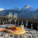 Exklusives Berg-bijou Mit Bergblick Mit Privaten Wellnessbereich Hot Tube Und Sauna -hunde Herzlich Willkommen Mit Eingezaeunten Grundstueck * Scuol