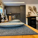 Exklusives Berg-bijou Mit Bergblick Mit Privaten Wellnessbereich Hot Tube Und Sauna -hunde Herzlich Willkommen Mit Eingezäunten Grundstück * Scuol