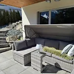 Exklusives Berg-bijou Mit Bergblick Mit Privaten Wellnessbereich Hot Tube Und Sauna -hunde Herzlich Willkommen Mit Eingezäunten Grundstück * Scuol